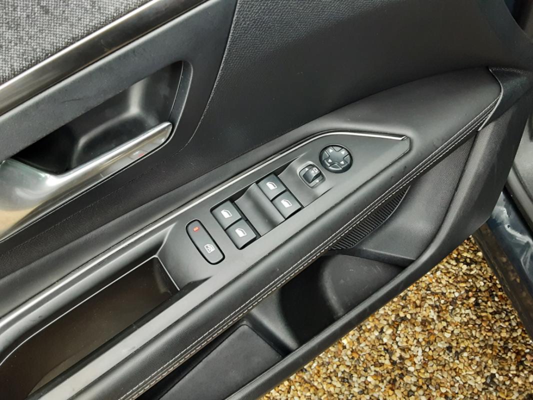 Peugeot 3008 - BlueHDi 130ch SetS EAT8 Allure Business