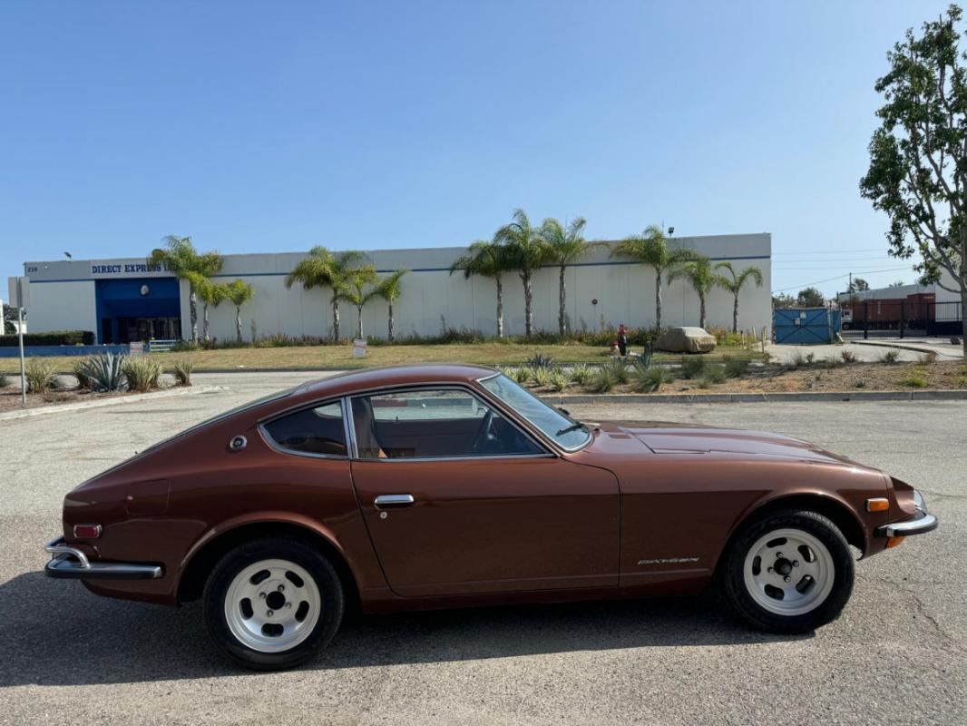 Datsun 240 z - 2.4 150ch marron 1973