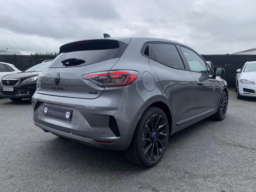 Renault Clio - 1.6 E-Tech FULL Hybride 145 CH Esprit Alpine - 1ère MAIN GARANTIE CONSTRUCTEUR 04/2026