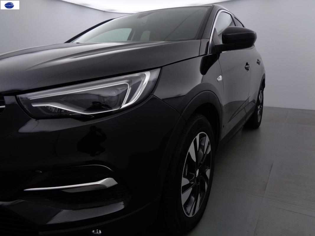 Opel Grandland X - 1.6 HYBRID TURBO 300 AT8 ULTIMATE