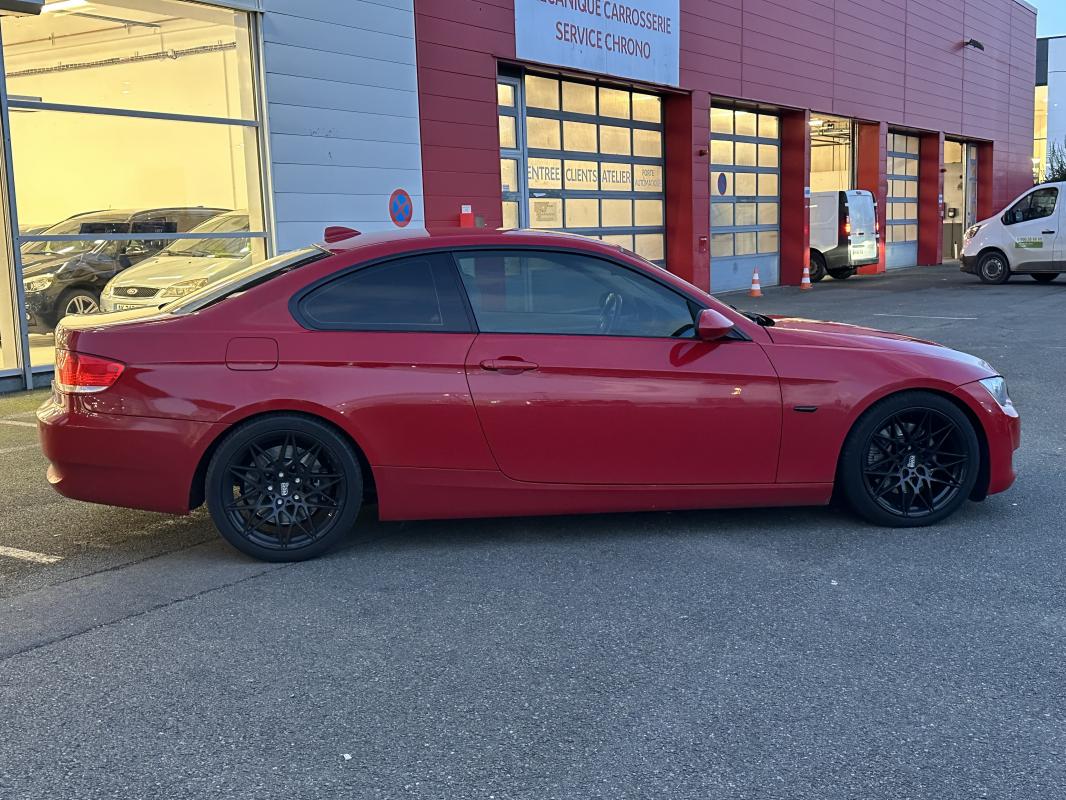 BMW Série 3 - (E92) Coupé 330i 3.0 i 24V 272 CH LUXE - GARANTIE 6 MOIS